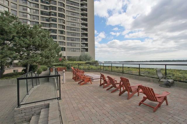 1613 - 55 Harbour Sq, Condo with 2 bedrooms, 2 bathrooms and 1 parking in Toronto ON | Image 25
