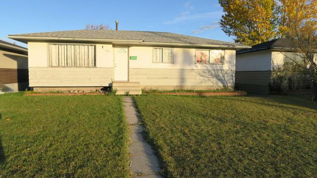1722 44 Street Se, House detached with 3 bedrooms, 3 bathrooms and 4 parking in Calgary AB | Image 1