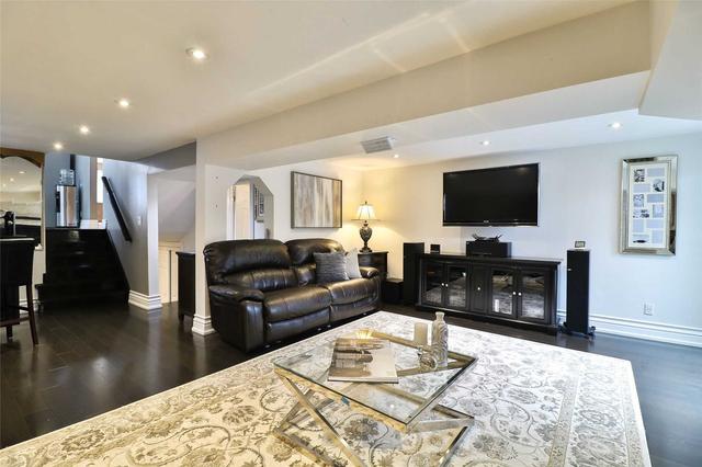 974 Blairholm Ave, House semidetached with 3 bedrooms, 2 bathrooms and 4 parking in Mississauga ON | Image 37