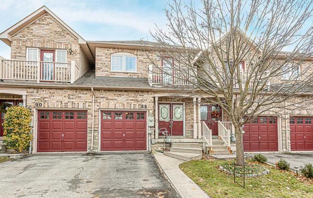 88 Dominion Gardens Dr, House attached with 3 bedrooms, 3 bathrooms and 2 parking in Halton Hills ON | Image 1