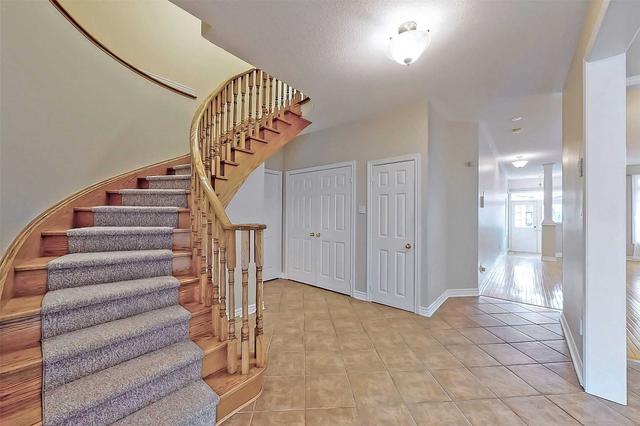 297 Autumn Hill Blvd, House detached with 5 bedrooms, 5 bathrooms and 6 parking in Vaughan ON | Image 7