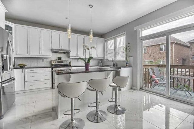 7 Peppermint Clse, House detached with 5 bedrooms, 5 bathrooms and 5 parking in Brampton ON | Image 8