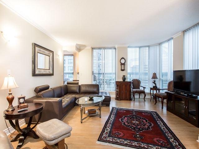 Lph 13 - 23 Lorraine Dr, Condo with 3 bedrooms, 3 bathrooms and 1 parking in Toronto ON | Image 3