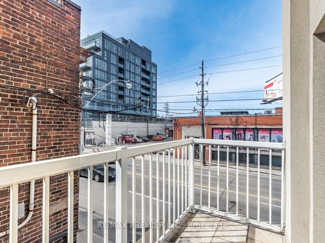 1 - 473 Dupont St, Condo with 2 bedrooms, 3 bathrooms and 1 parking in Toronto ON | Image 3
