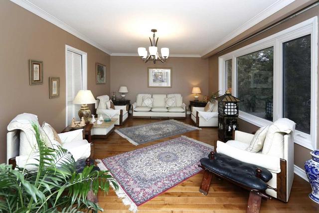 1577 Adamson St, House detached with 5 bedrooms, 4 bathrooms and 4 parking in Mississauga ON | Image 3