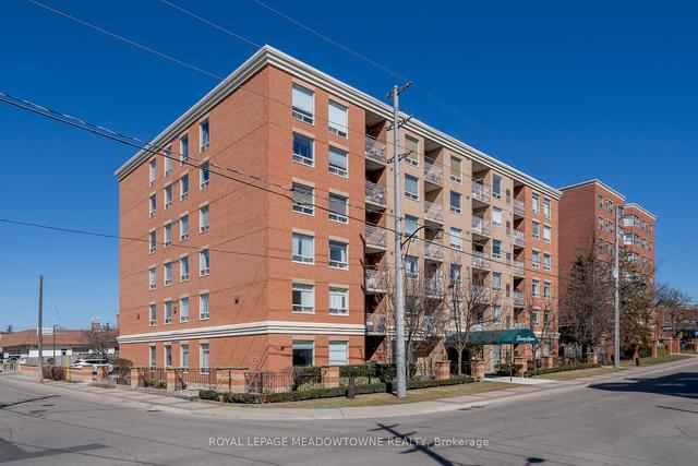 506 - 32 Tannery St, Condo with 2 bedrooms, 2 bathrooms and 2 parking in Mississauga ON | Image 1
