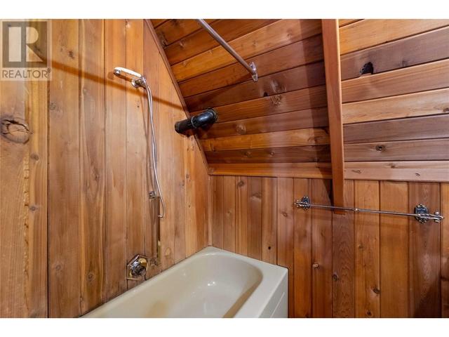 1398 Gillespie Road, House detached with 3 bedrooms, 2 bathrooms and 3 parking in Columbia Shuswap C BC | Image 38
