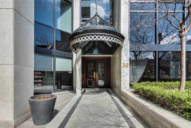 2102 - 30 Wellington St E, Condo with 2 bedrooms, 2 bathrooms and 1 parking in Toronto ON | Image 29