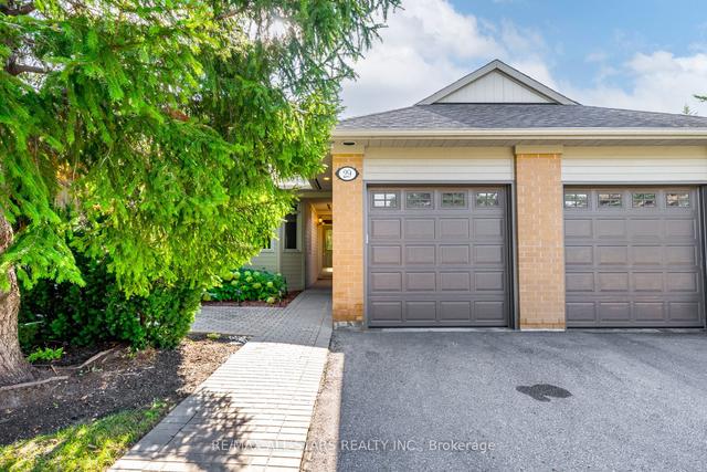 29 Pinehurst Club Way, Townhouse with 2 bedrooms, 3 bathrooms and 2 parking in Markham ON | Image 1