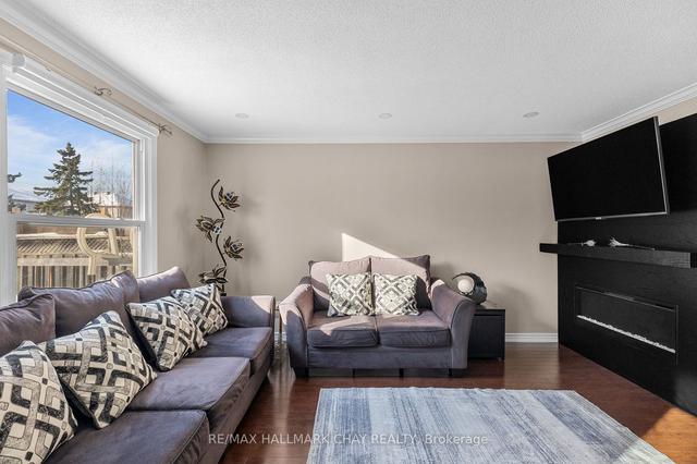 31 D'ambrosio Dr, House detached with 3 bedrooms, 2 bathrooms and 5 parking in Barrie ON | Image 4