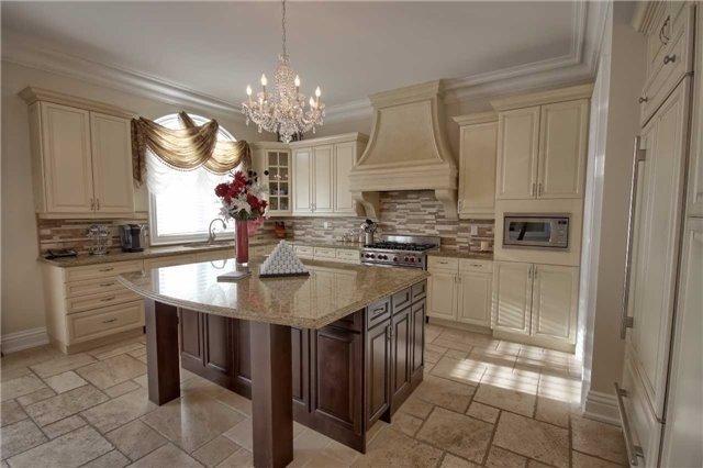 2494 Meadowridge Dr, House detached with 5 bedrooms, 6 bathrooms and 5 parking in Oakville ON | Image 11