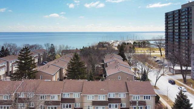 2284 Marine Dr, Townhouse with 3 bedrooms, 3 bathrooms and 2 parking in Oakville ON | Image 31