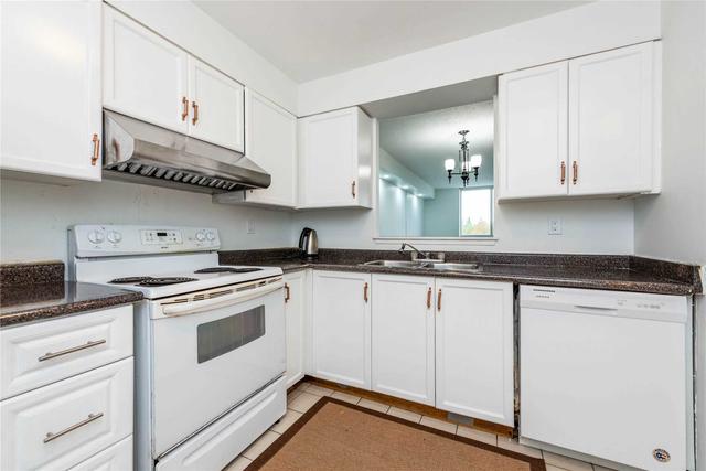 402 - 430 Mclevin Ave, Condo with 2 bedrooms, 2 bathrooms and 1 parking in Toronto ON | Image 3