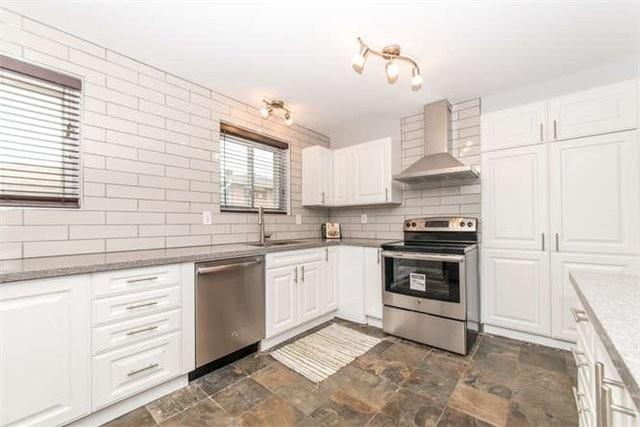 815 Zator Ave, House semidetached with 3 bedrooms, 2 bathrooms and 4 parking in Pickering ON | Image 16