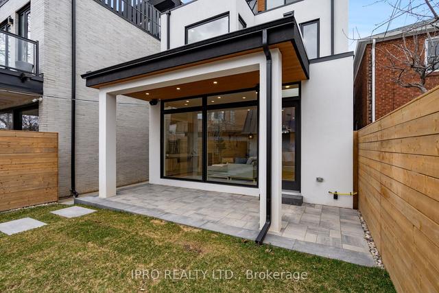 303 Wychwood Ave, House detached with 4 bedrooms, 7 bathrooms and 1 parking in Toronto ON | Image 19