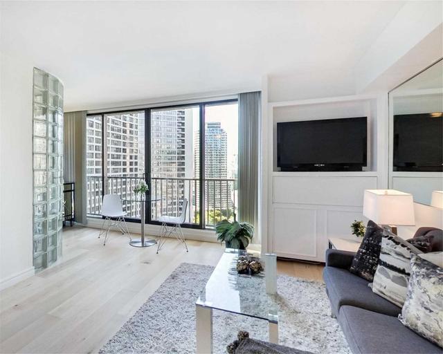 2417 - 33 Harbour Sq, Condo with 0 bedrooms, 1 bathrooms and 1 parking in Toronto ON | Image 4