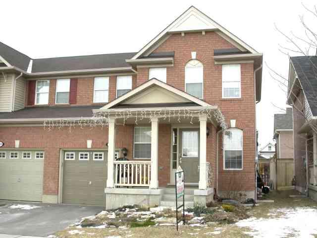 506 Kearns Dr, House semidetached with 3 bedrooms, 3 bathrooms and 2 parking in Milton ON | Image 1