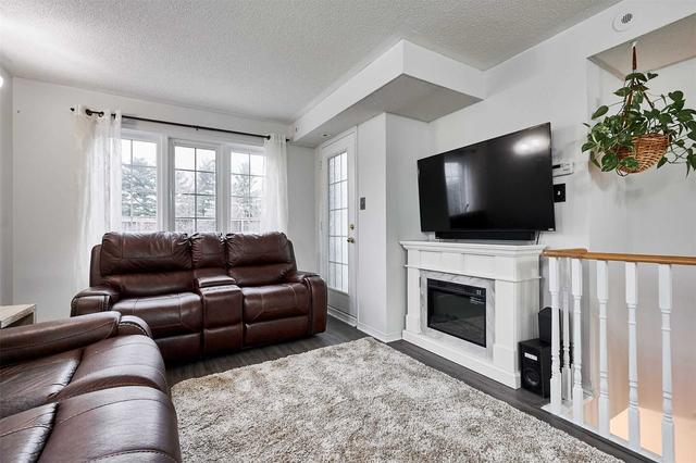 65 - 42 Pinery Tr, Townhouse with 3 bedrooms, 2 bathrooms and 1 parking in Toronto ON | Image 3
