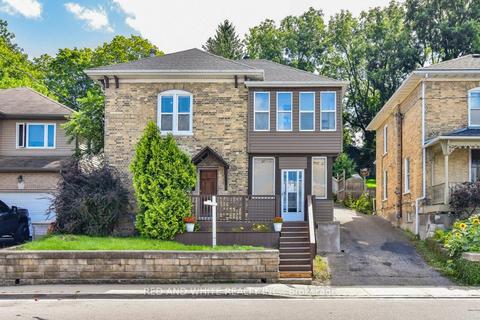 100 Queen St W, House detached with 4 bedrooms, 2 bathrooms and 3 parking in Cambridge ON | Card Image
