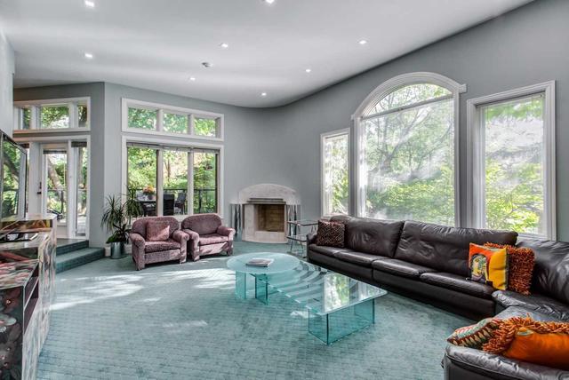 1 Gardenia Crt, House detached with 6 bedrooms, 10 bathrooms and 9 parking in Toronto ON | Image 4