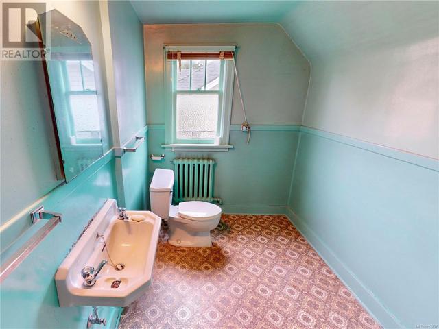 Bathroom Upper Level | Image 46