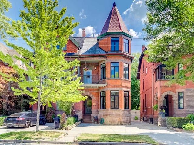 101 Bedford Rd, House semidetached with 6 bedrooms, 5 bathrooms and 3 parking in Toronto ON | Image 1