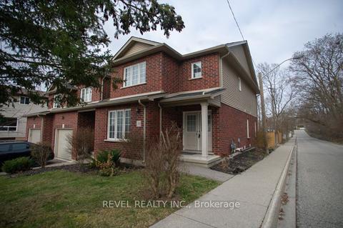 30 Bond St, House attached with 3 bedrooms, 3 bathrooms and 2 parking in Brantford ON | Card Image