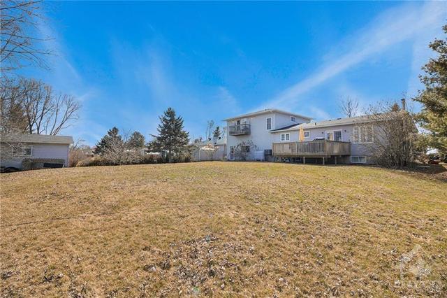 1275 St Joseph Road, House detached with 5 bedrooms, 2 bathrooms and 6 parking in Russell ON | Image 22