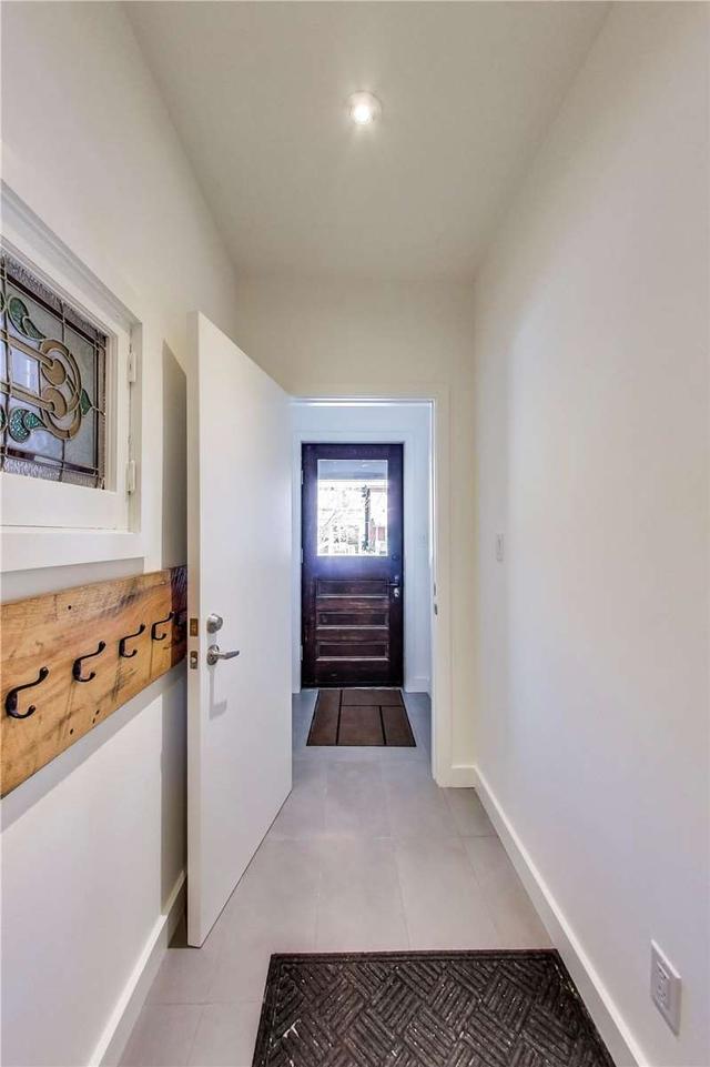 upper - 376 Concord Ave, House semidetached with 2 bedrooms, 1 bathrooms and 1.5 parking in Toronto ON | Image 16