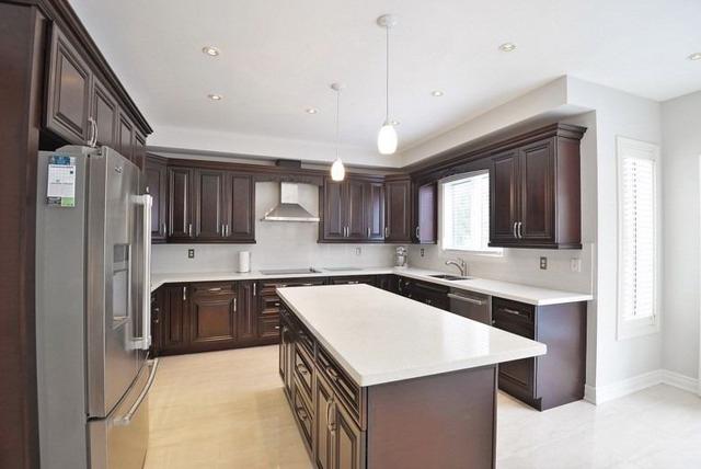 29 Alpine Cres, House detached with 4 bedrooms, 4 bathrooms and 6 parking in Richmond Hill ON | Image 4