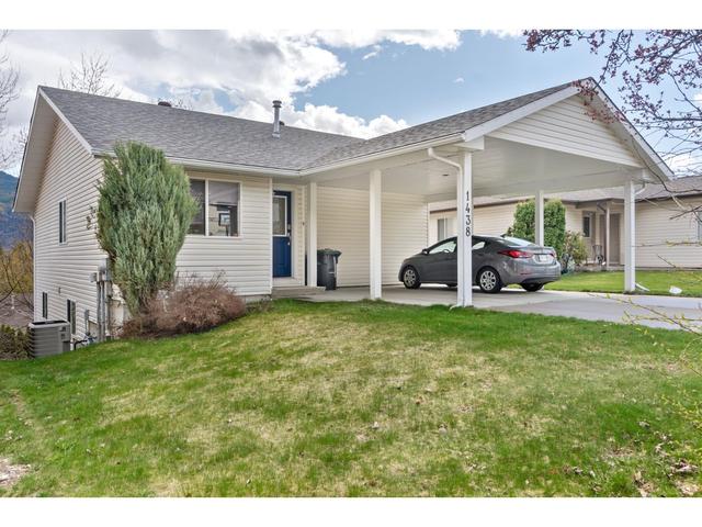 1438 Emerald Crescent, House detached with 3 bedrooms, 3 bathrooms and null parking in Castlegar BC | Image 1