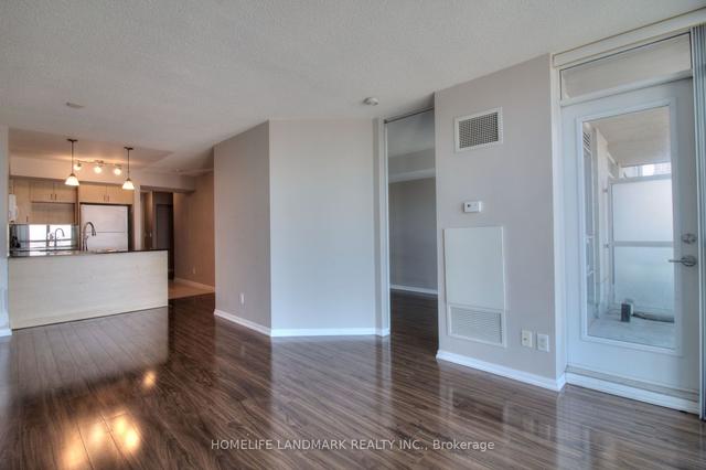 2207 - 18 Yonge St, Condo with 1 bedrooms, 2 bathrooms and 0 parking in Toronto ON | Image 5