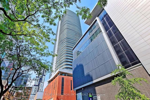 2411 - 21 Widmer St, Condo with 2 bedrooms, 2 bathrooms and 1 parking in Toronto ON | Image 12