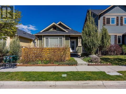 1274 Bergamot Avenue, House detached with 3 bedrooms, 2 bathrooms and 6 parking in Kelowna BC | Card Image