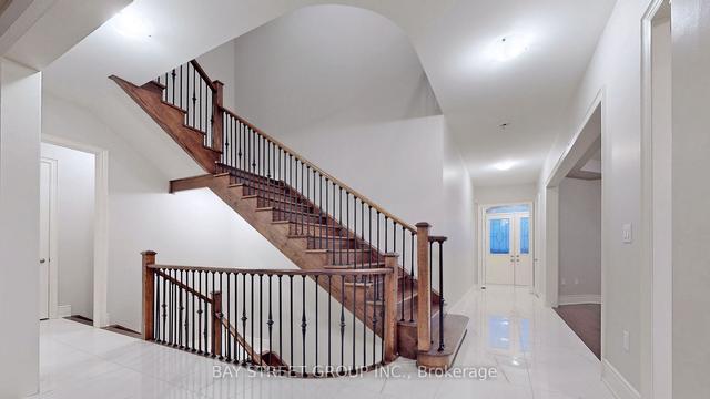 423 Threshing Mill Blvd, House detached with 4 bedrooms, 4 bathrooms and 4 parking in Oakville ON | Image 5