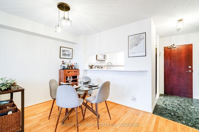 1206 - 8 Covington Rd, Condo with 2 bedrooms, 2 bathrooms and 1 parking in Toronto ON | Image 4