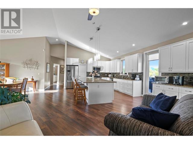 3810 Casorso Road, House detached with 3 bedrooms, 3 bathrooms and 40 parking in Kelowna BC | Image 12