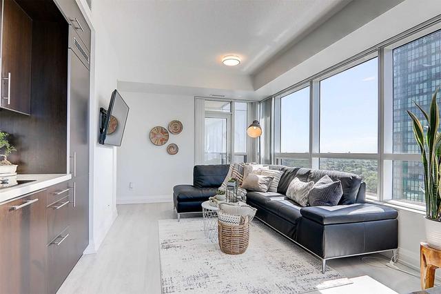 1502 - 2 Anndale Dr, Condo with 2 bedrooms, 2 bathrooms and 1 parking in Toronto ON | Image 8