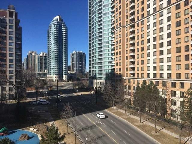 512 - 10 Northtown Way, Condo with 2 bedrooms, 2 bathrooms and 1 parking in Toronto ON | Image 6