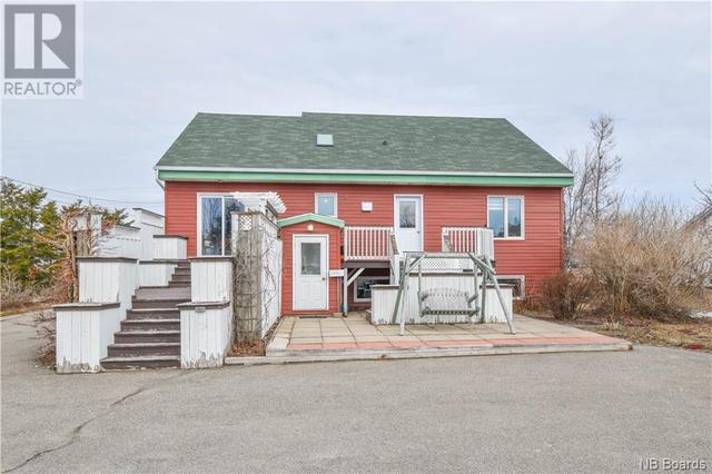 304 Savoie Ouest Street, House detached with 5 bedrooms, 2 bathrooms and null parking in Caraquet NB | Image 6