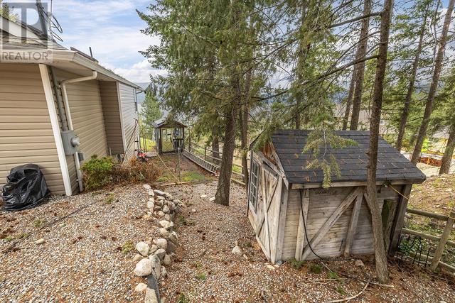 10291 Columbia Way, House detached with 3 bedrooms, 3 bathrooms and 7 parking in Central Okanagan West BC | Image 11