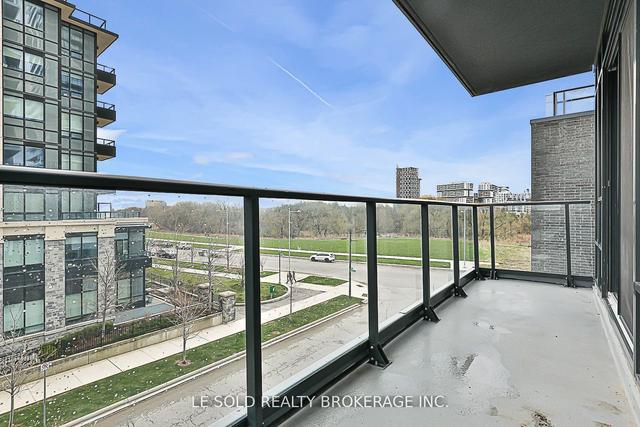 0303 - 18 Water Walk Dr, Condo with 3 bedrooms, 2 bathrooms and 2 parking in Markham ON | Image 27