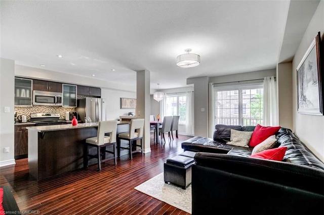 625 Forgett Common, House attached with 2 bedrooms, 1 bathrooms and 2 parking in Burlington ON | Image 5