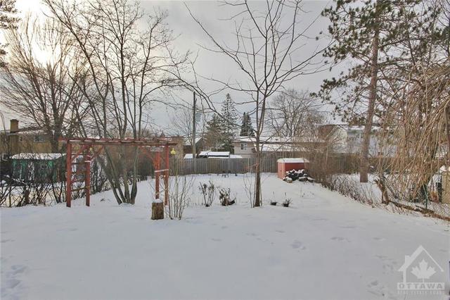 958 Pinecrest Road, House detached with 3 bedrooms, 2 bathrooms and 4 parking in Ottawa ON | Image 27