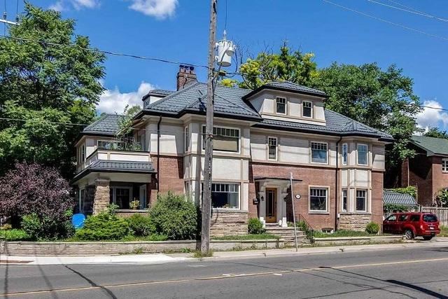 250 St Clair Ave E, House detached with 6 bedrooms, 8 bathrooms and 3 parking in Toronto ON | Image 23