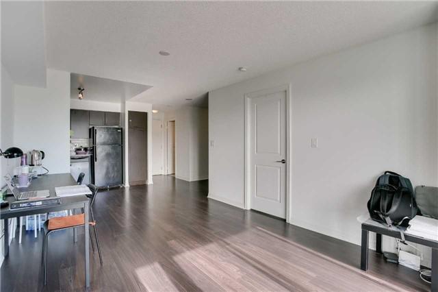 809 - 30 Herons Hill Way, Condo with 1 bedrooms, 1 bathrooms and 1 parking in Toronto ON | Image 5