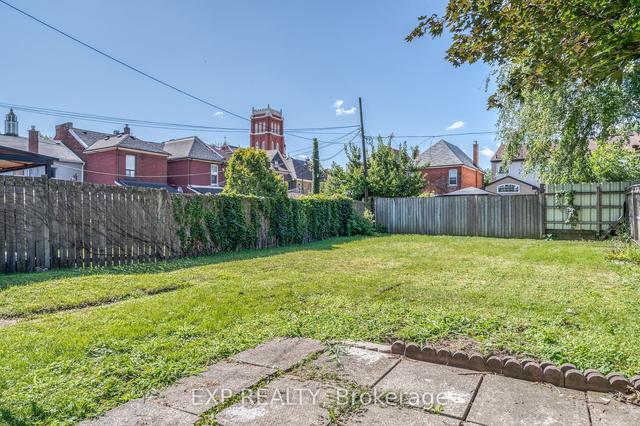 81 Colbourne St, House detached with 5 bedrooms, 2 bathrooms and 1 parking in Hamilton ON | Image 24