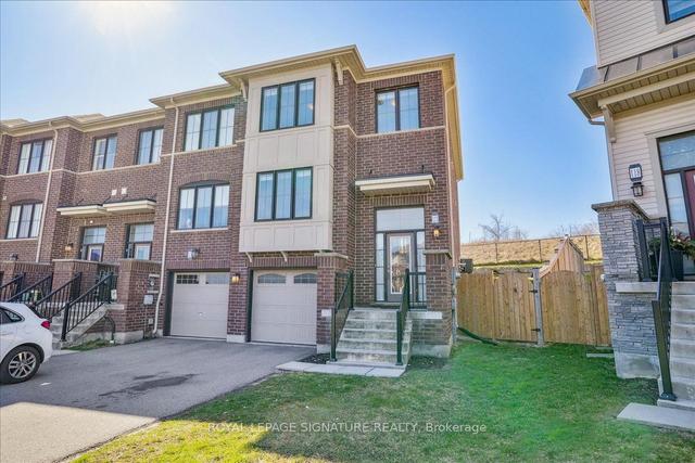 122 Crafter Cres, House attached with 3 bedrooms, 3 bathrooms and 2 parking in Hamilton ON | Image 1