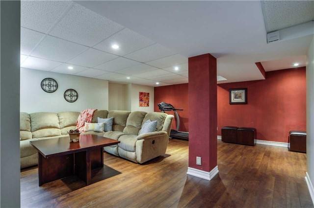 89 Lisa Cres, House detached with 4 bedrooms, 4 bathrooms and 2 parking in Vaughan ON | Image 14