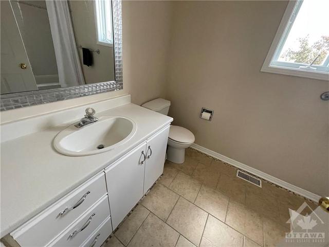 1233 Joseph Drouin Avenue, House detached with 4 bedrooms, 2 bathrooms and 1 parking in Ottawa ON | Image 12